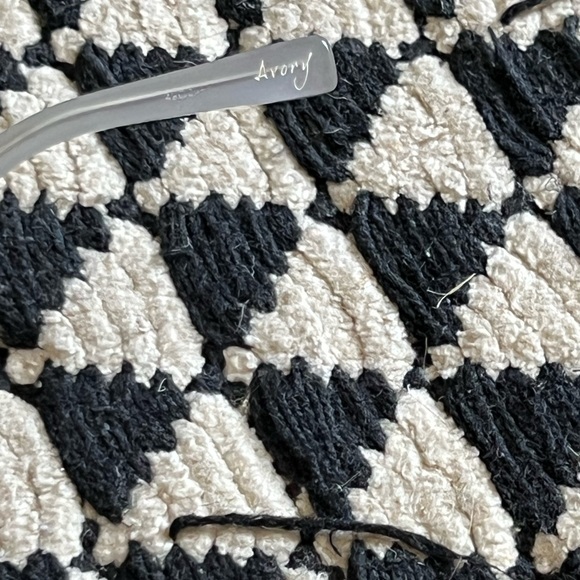 Elizabeth and James Avery Sunglasses Black and clear! Adorable & chic! - Picture 6 of 12